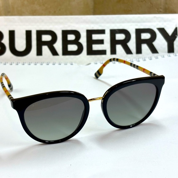 New Burberry BE4316 3853/11 Willow Black Sunglasses - Picture 3 of 14